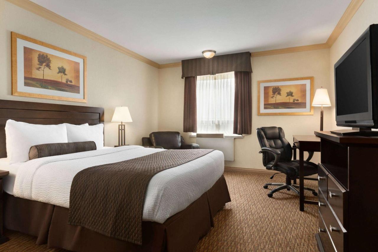 Days Inn & Suites By Wyndham Sault Ste. Marie On Exterior foto